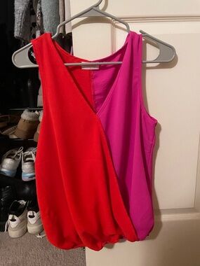 Pink Lily Red & Fuchsia Colorblock V-Neck Tank
